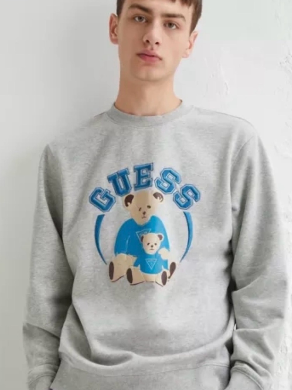 Men’s Large Vintage GUESS Crewneck Sweatshirt
